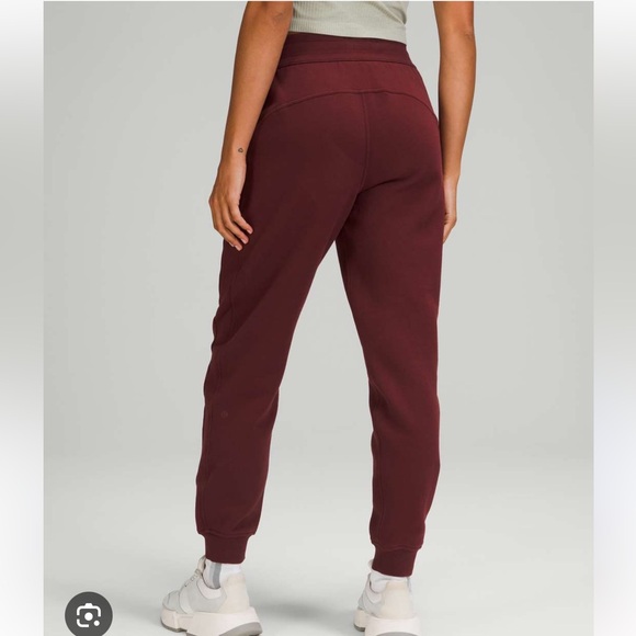 Lululemon | Scuba High Rise Jogger - Picture 2 of 5